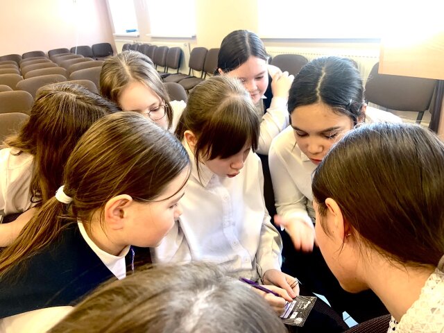 Волонтеры нашей школы провели мастер-класс о важности театра